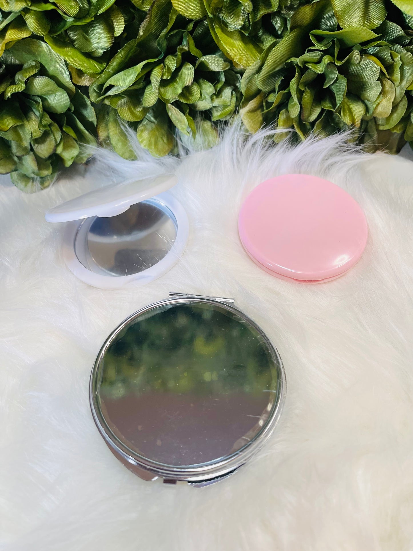 Custom hand mirrors