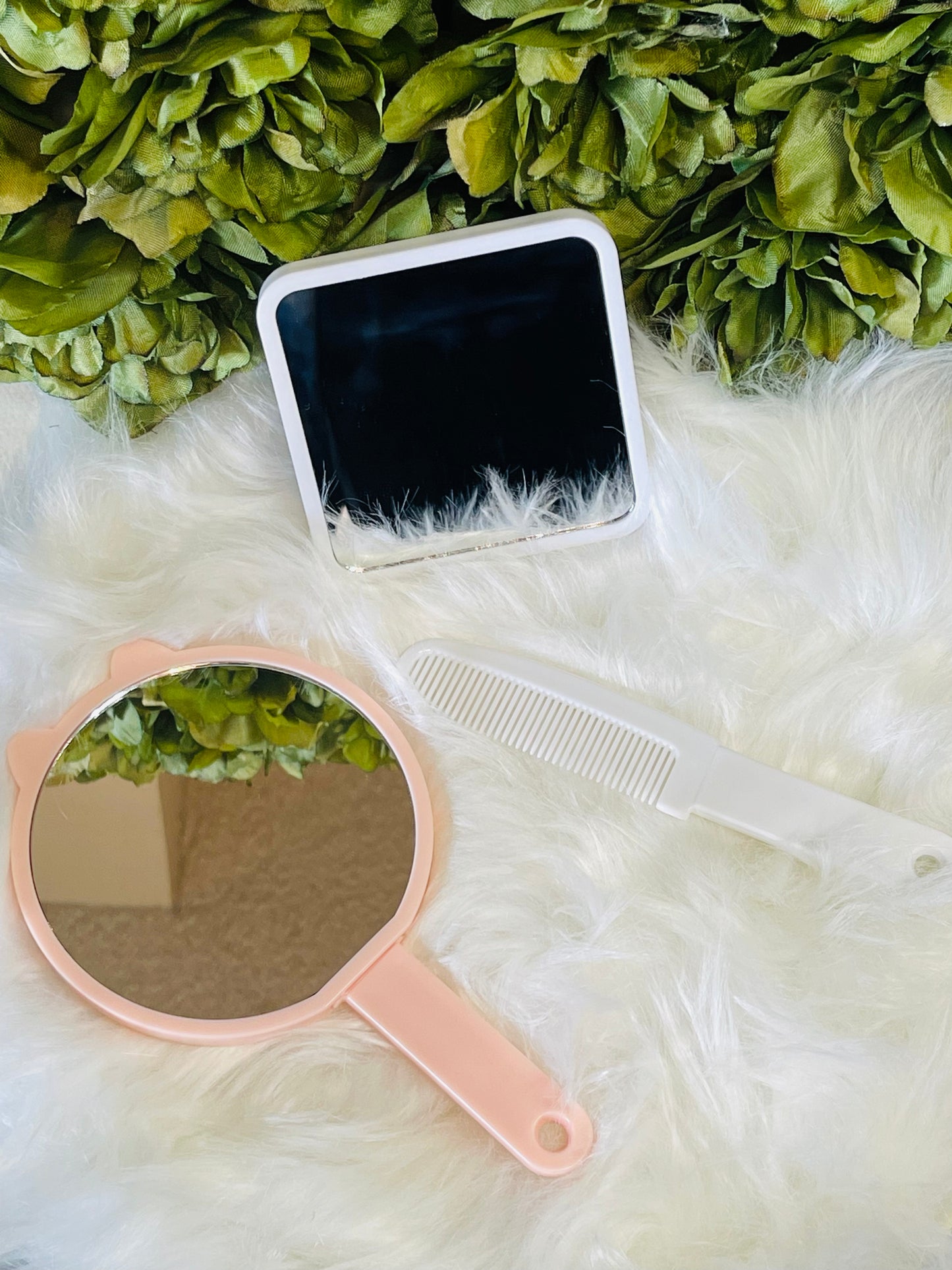 Custom hand mirrors